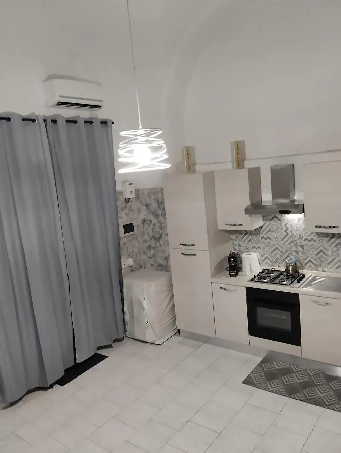 Apartament House Luroke Katania 0*,