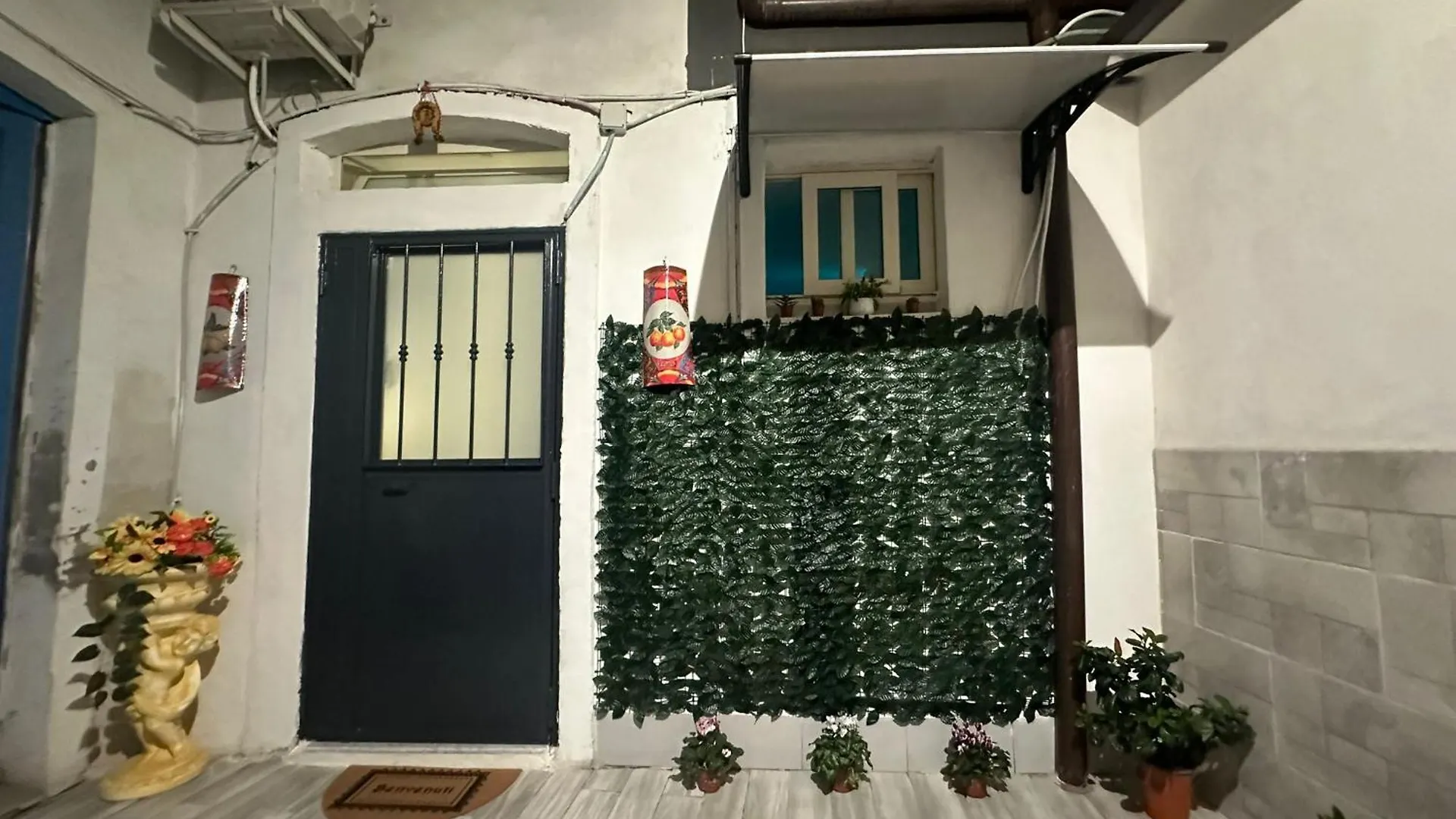 Apartament House Luroke Katania 0*,